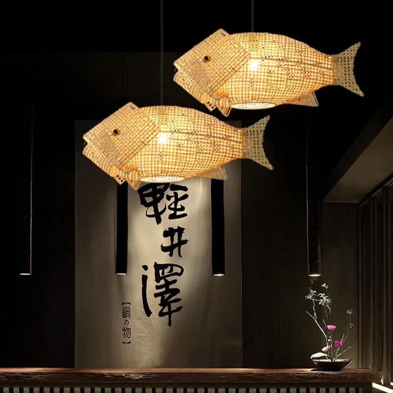 poisson avec lampe suspendu